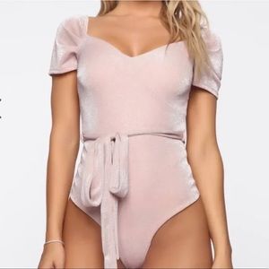 Fashion Nova WHAT FEELS RIGHT GLITTER
BODYSUIT - PINK Size Medium